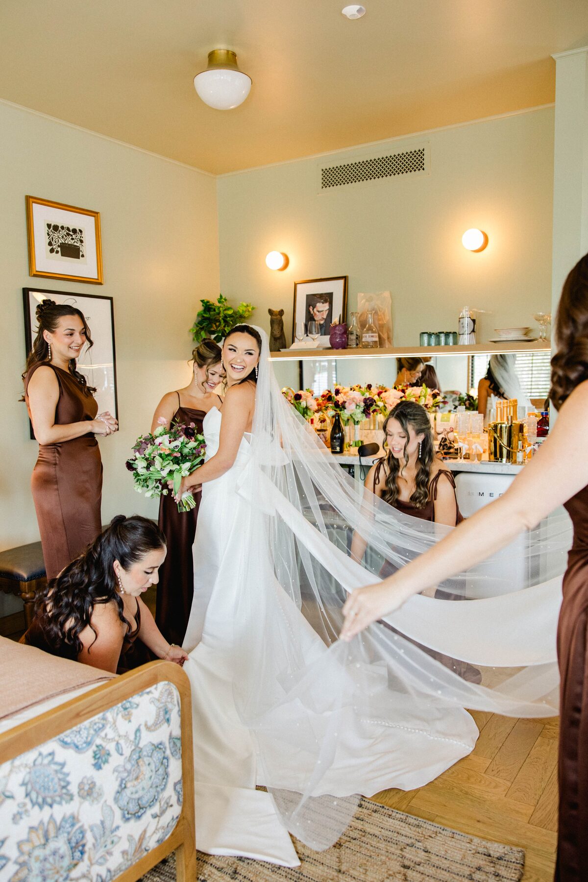 Hyde House wedding getting ready
